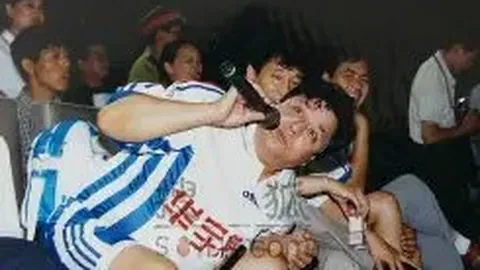 那不勒斯赛季进球王卢卡库20球里程碑，效率高达11球9助攻。